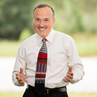 Mike Holt portrait